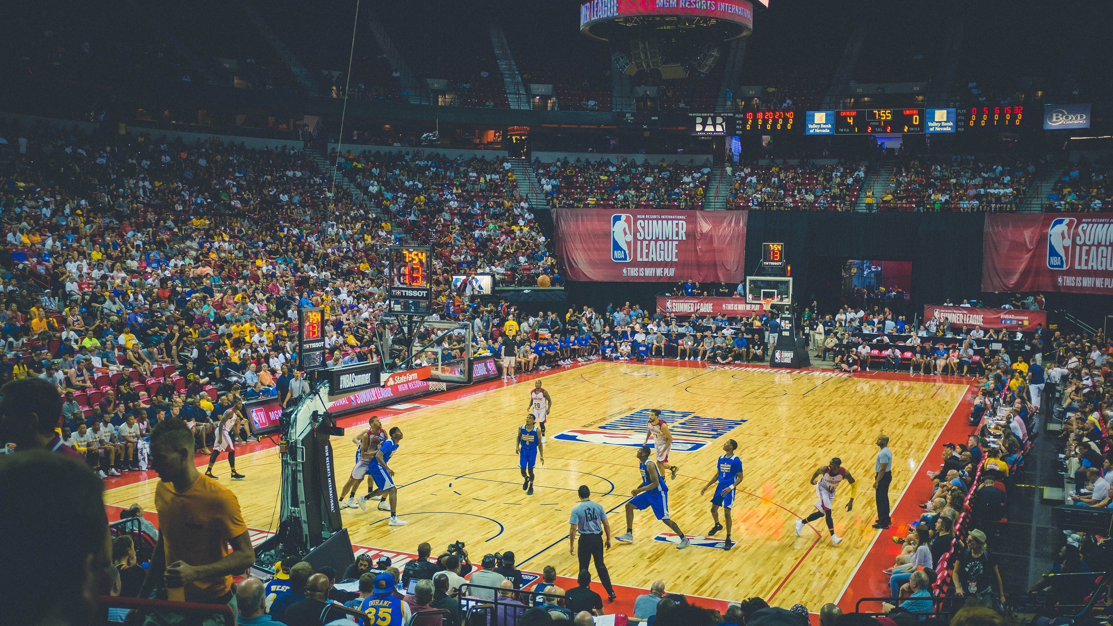 爱游互娱游戏官网-NBA裁判首次公开季后赛判罚音频，推动执裁透明化，nba裁判规则大全